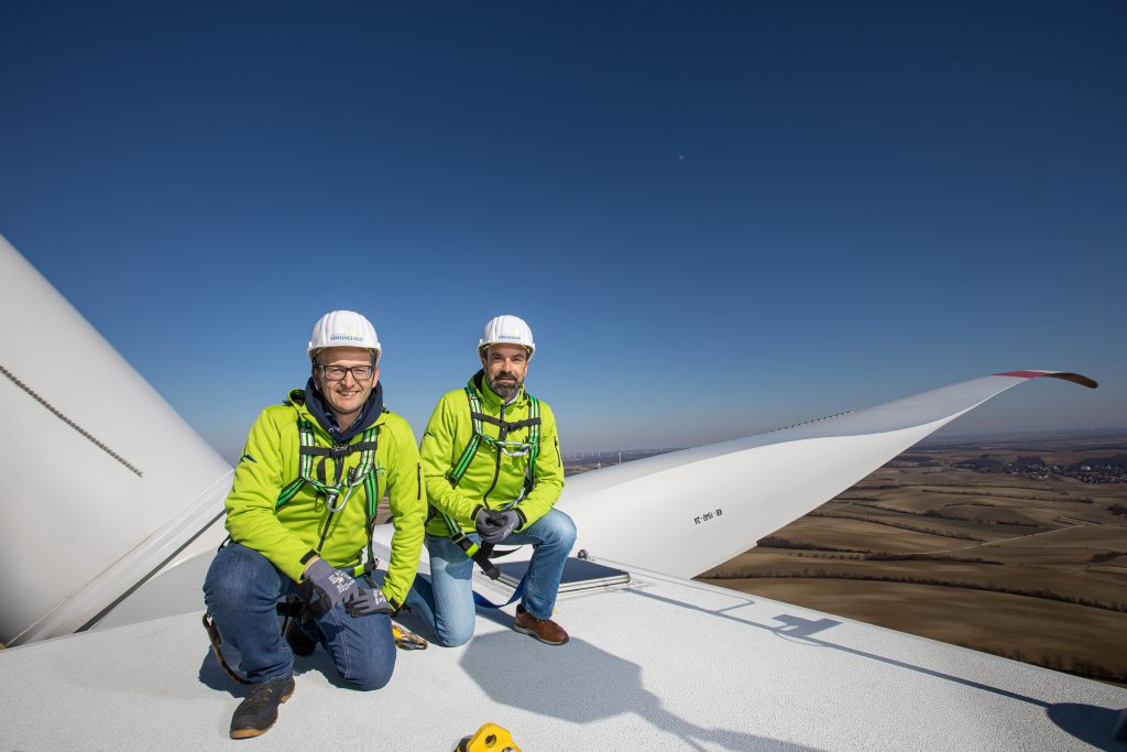 Die Geschäftsführer Markus Winter (rechts) und Alexander Hochauer (links) ©Windkraft Simonsfeld, Klaus Rockenbauer